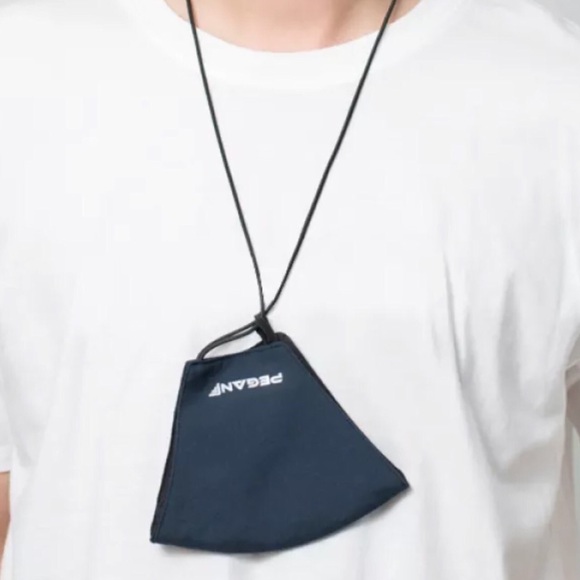 Face mask - Picture 10 of 13